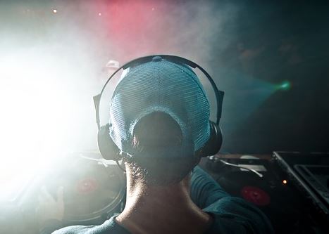DJ